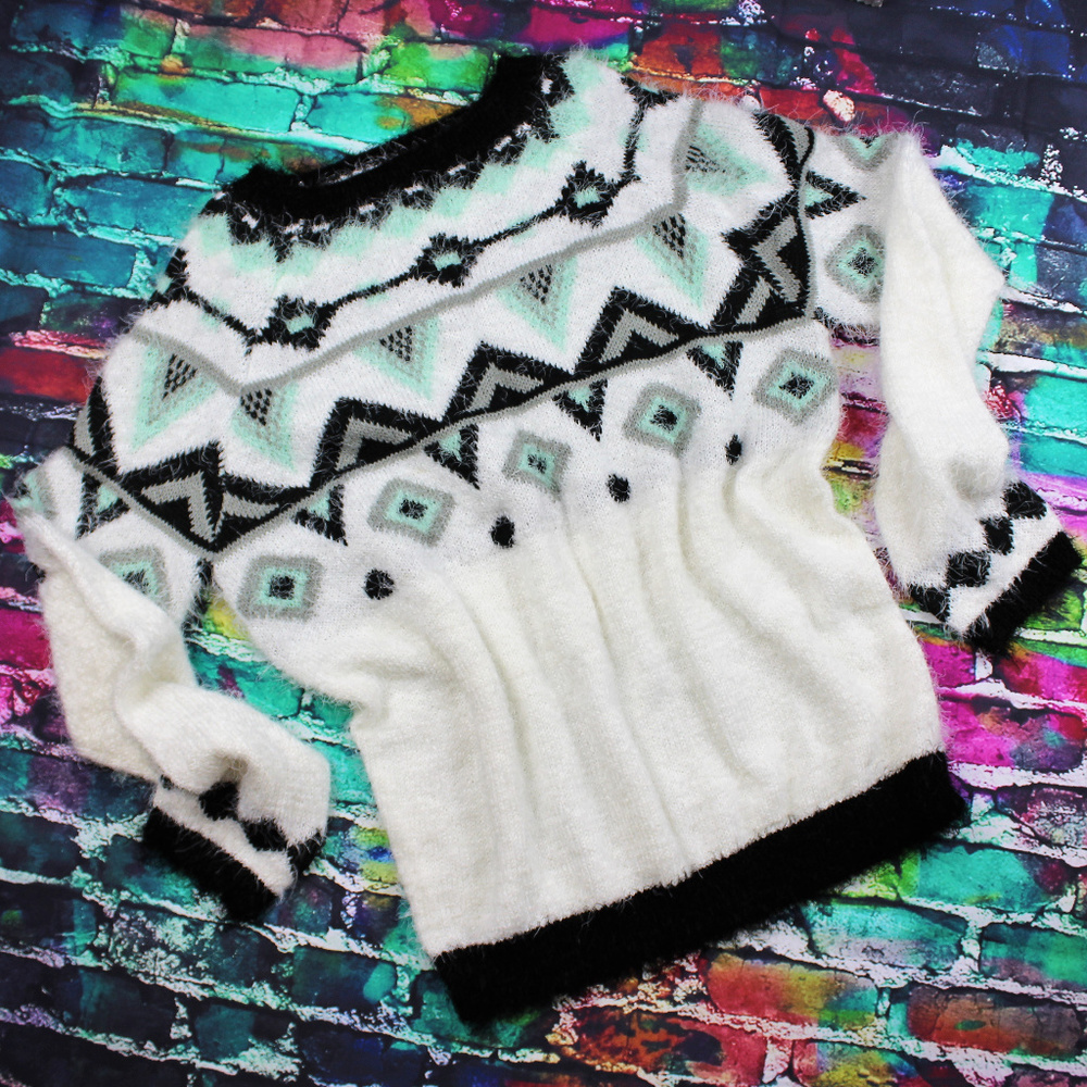 NWOT JW Style Eyelash Sweater